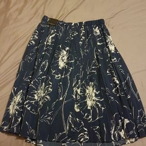 Banana Republic blue floral pleated skirt